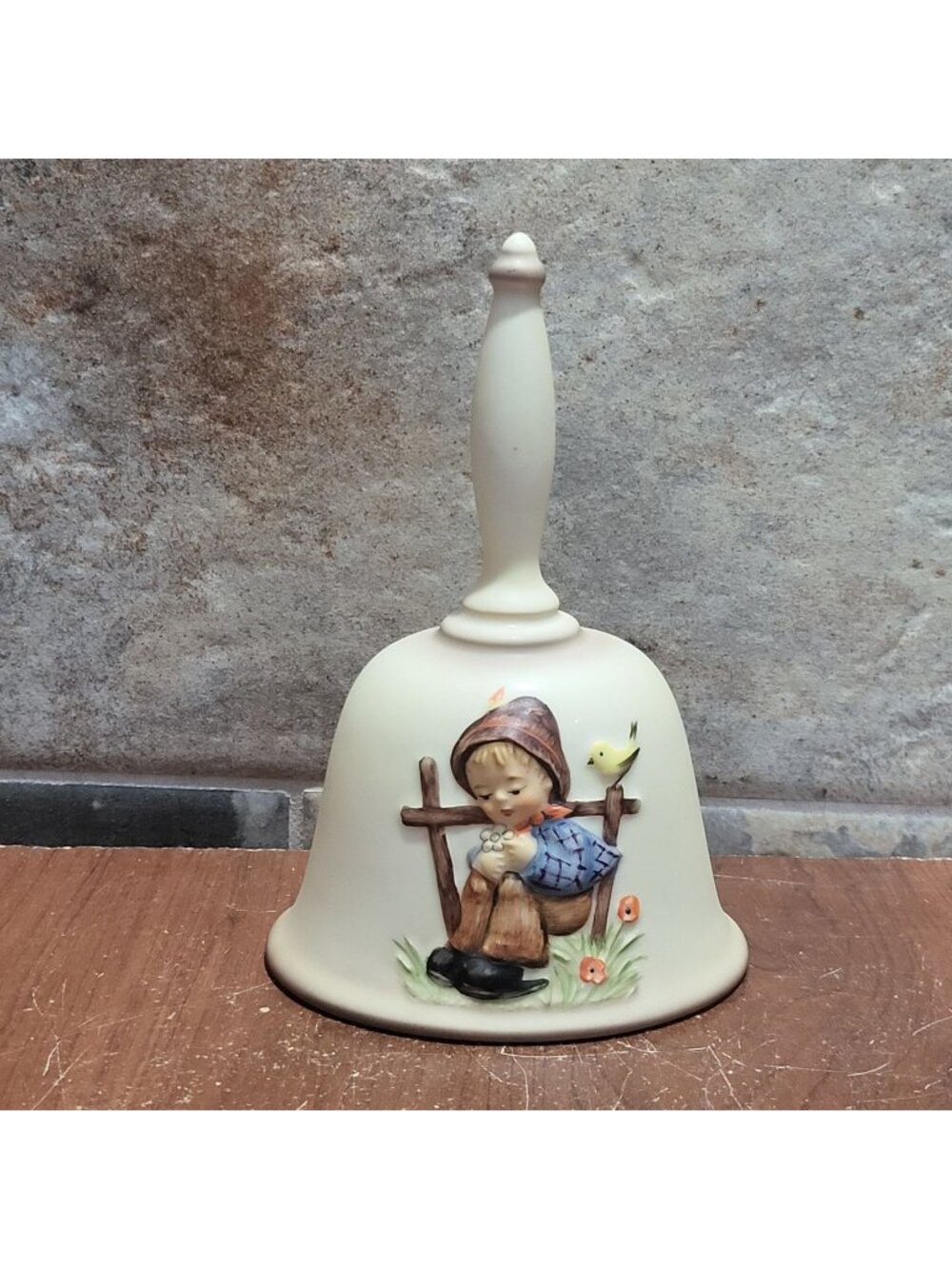 1982 Goebel Hummel Annual Bell She Loves Me She Loves Me Not